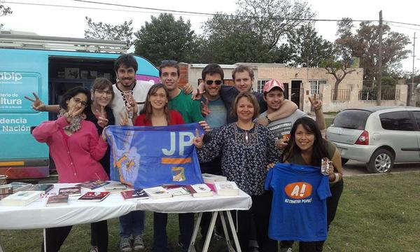 12166782_10153684279849813_552097194_n