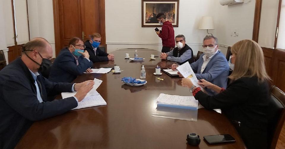 GC - 2020-04-17- Fb - Cornaglia con gobernador y senadores