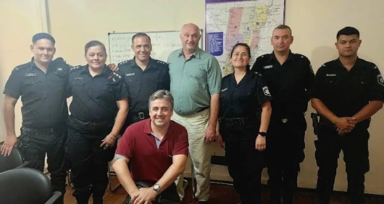 AX2Vt1E0C_1300x655__2