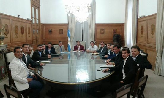 944367_945628015473103_8618248821545394933_n