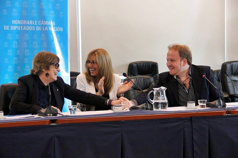 multimedia.normal.a434291c94acf1f9.5265756e69c3b36e5f656e2d436f6e677265736f2d6d6573615f6e6f726d616c2e6a7067