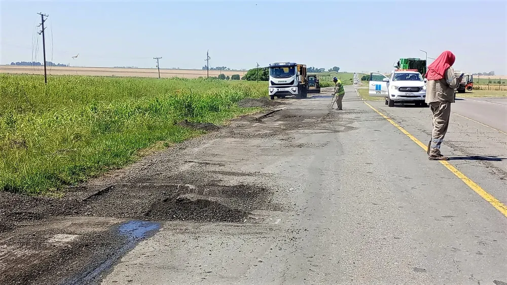 RN 178 - VIALIDAD NACIONAL EJECUTA BACHEO CRUCE ACCESO MONTES DE OCA - 1...